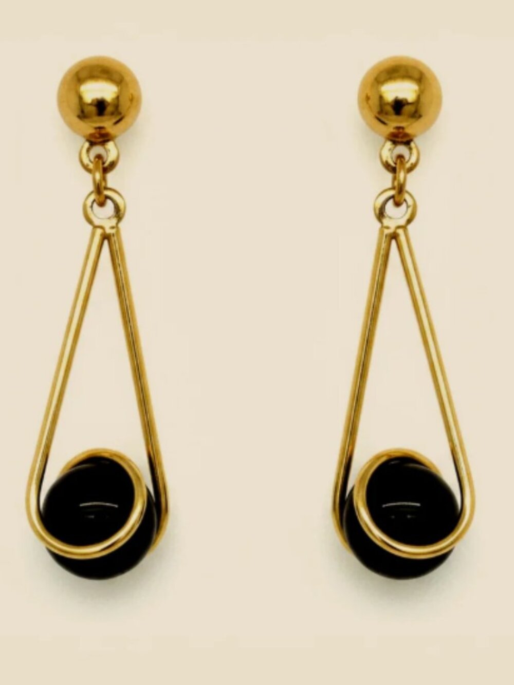 14K Avant Garde Onyx Yellow Gold Drop Earrings